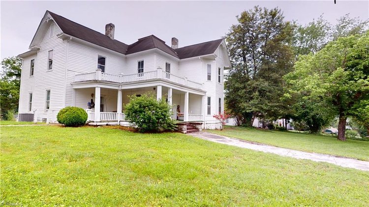 Home For Sale in Mount Airy - 329 Pender Street