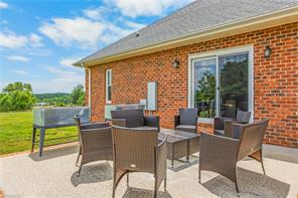 Image for Home For Sale in Cana - 836 Bear Trail