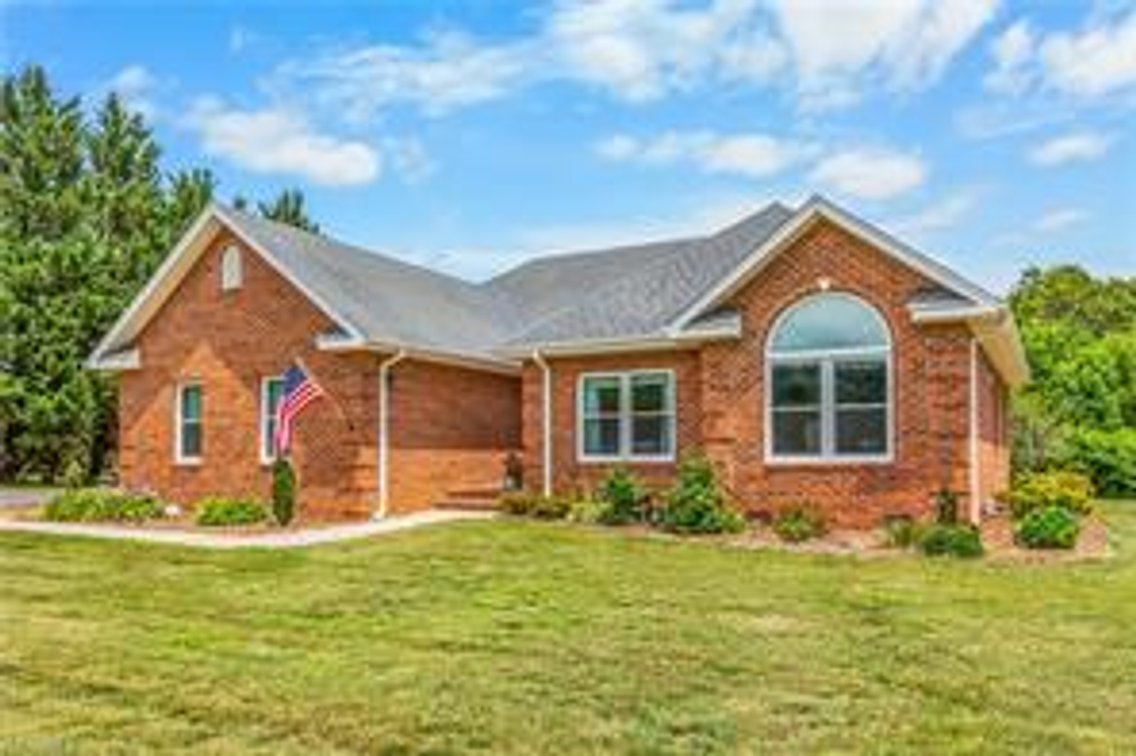 Image for Home For Sale in Cana - 836 Bear Trail