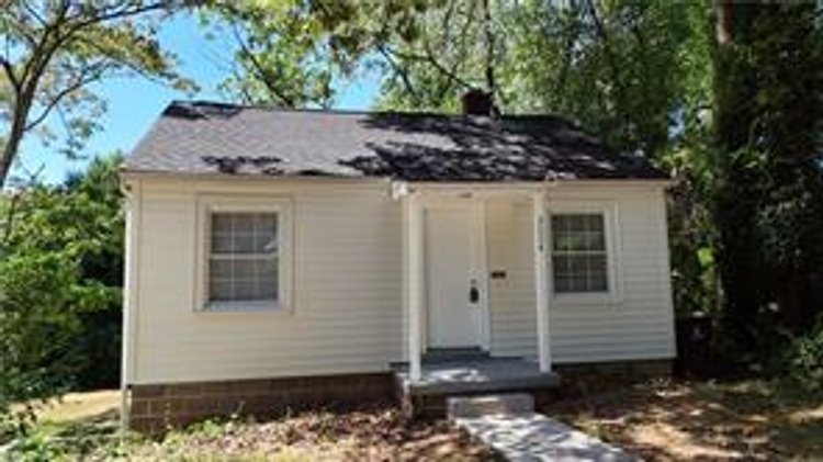 Home For Sale in Winston Salem - 2604 Lyndhurst Avenue