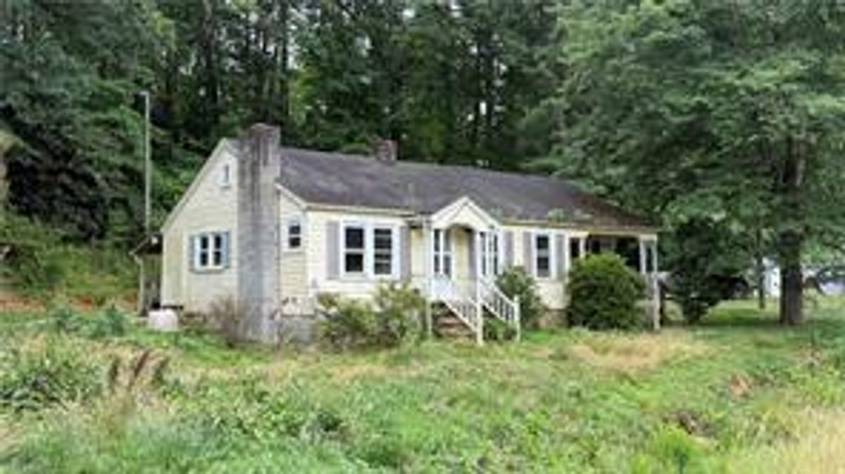 Image for Home For Sale in Pilot Mountain - 254 Toms Creek Church Road