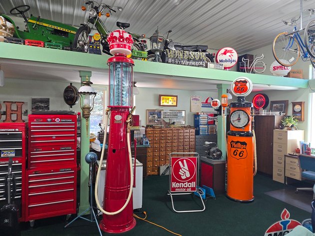 Image for Vintage Americana Collector Auction