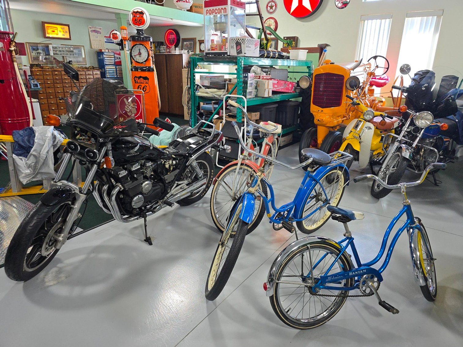 Image for Vintage Americana Collector Auction