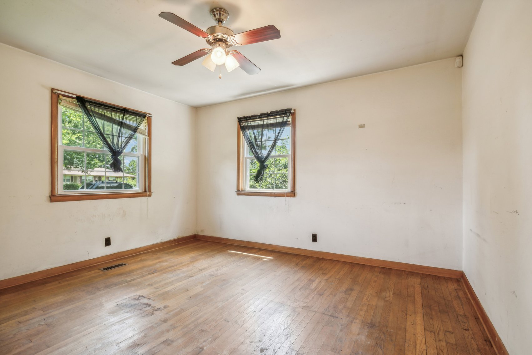 Image for 100 Holly Street, McMinnville