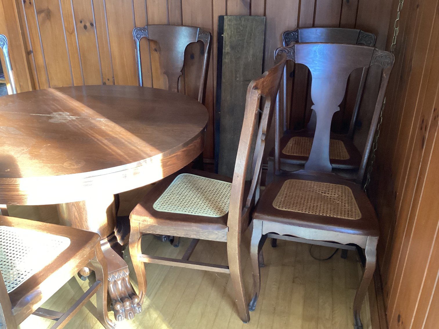 Image for Oak Table w/6 Chairs