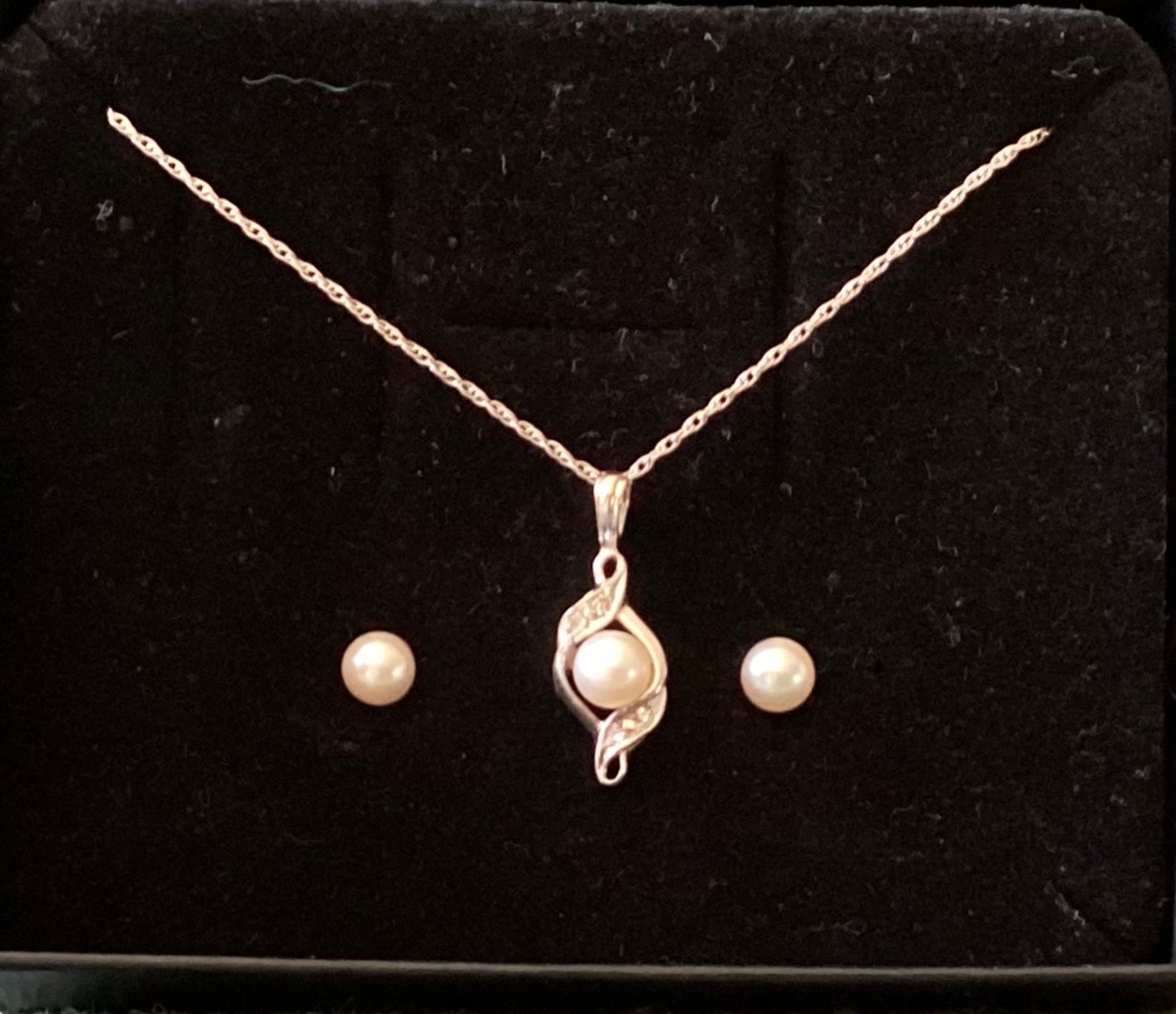 Image for Pearl and 14Kt White Gold Set