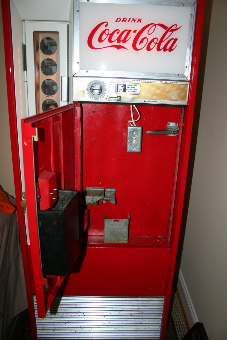 Image for Coca Cola Machine - The Vendo Company Kansas City - Excellent - Model # H90A - Serial # 9052902