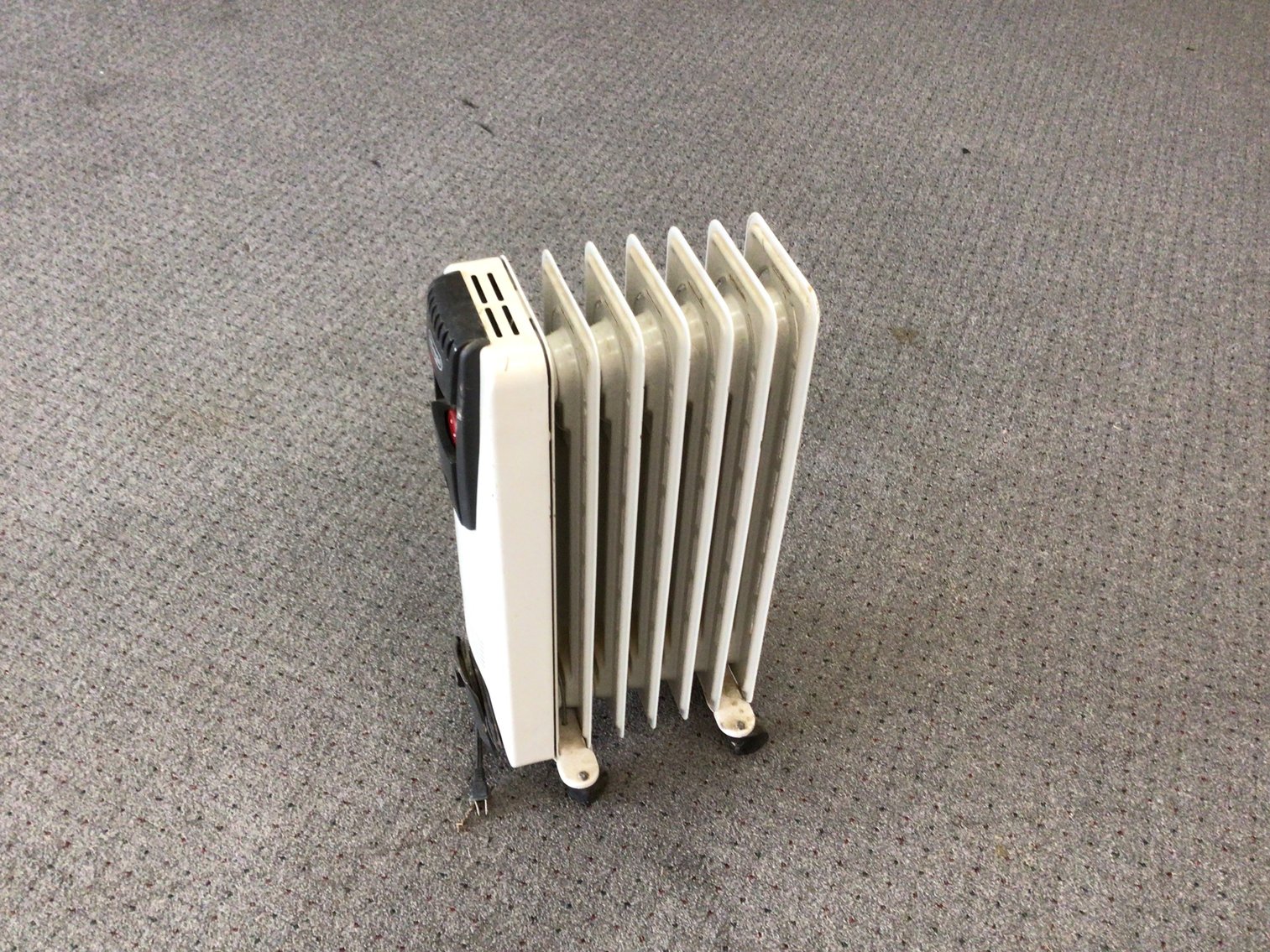 Image for Oil heater - DeLonghi