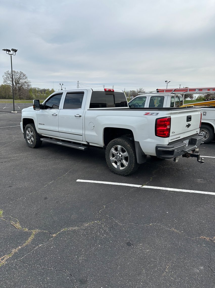 Image for 2017 Chevrolet Silverado Pickup Truck 2500 HD 4X4 Crew Cab Duramax Diesel