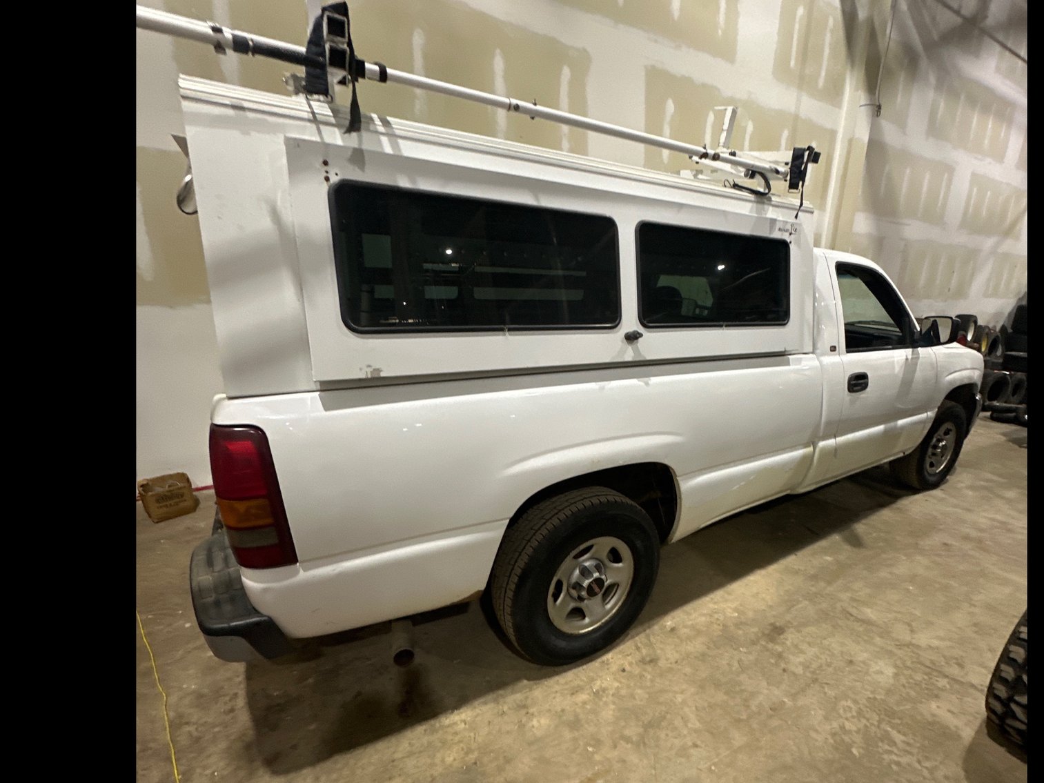 Image for 2001 GMC Sierra Pickup Truck