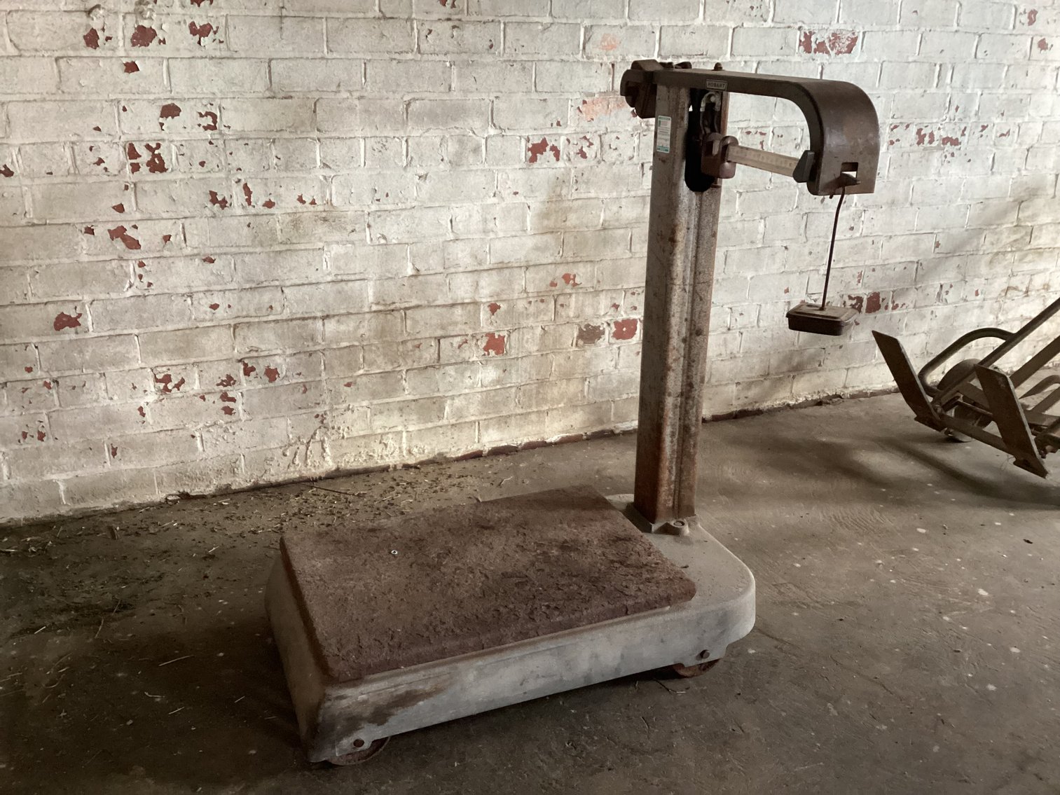 Image for Hobart Scale. Missing 50 pound weight