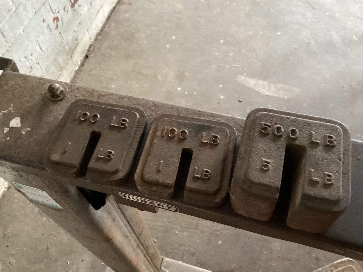 Image for Hobart Scale. Missing 50 pound weight