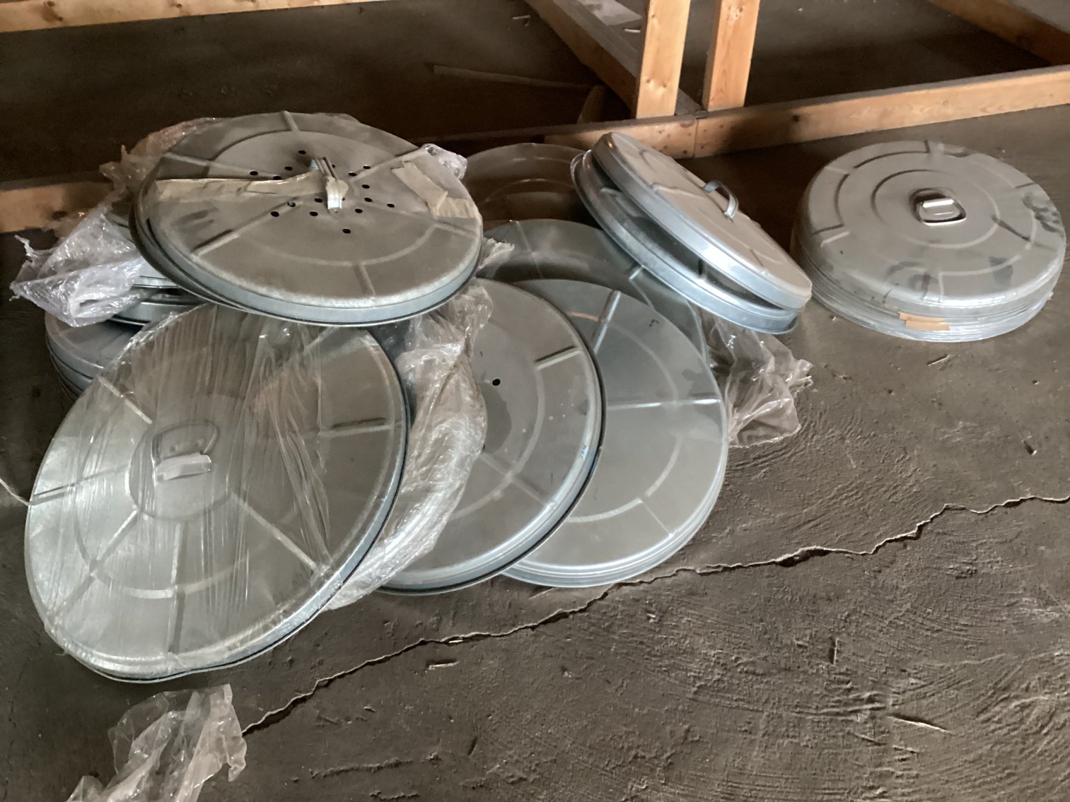 Image for Galvanized Buckets and Lids