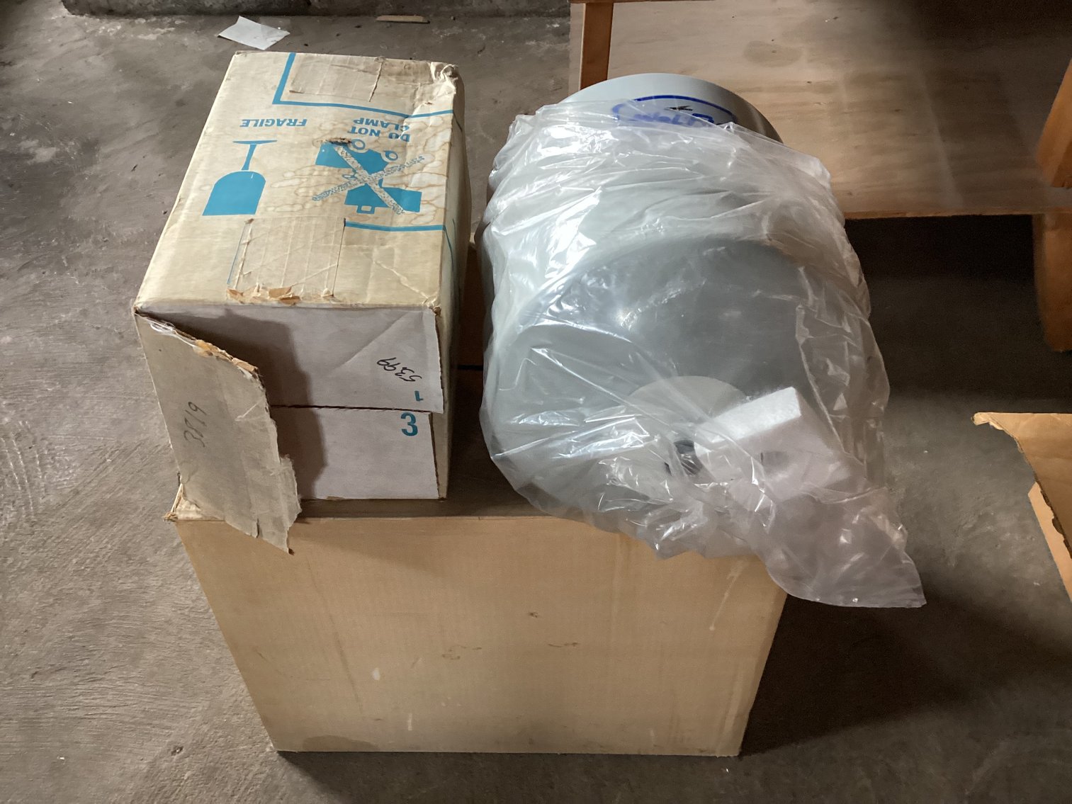 Image for Well Flo - Pressure Tanks - 3 tanks - 3 sizes