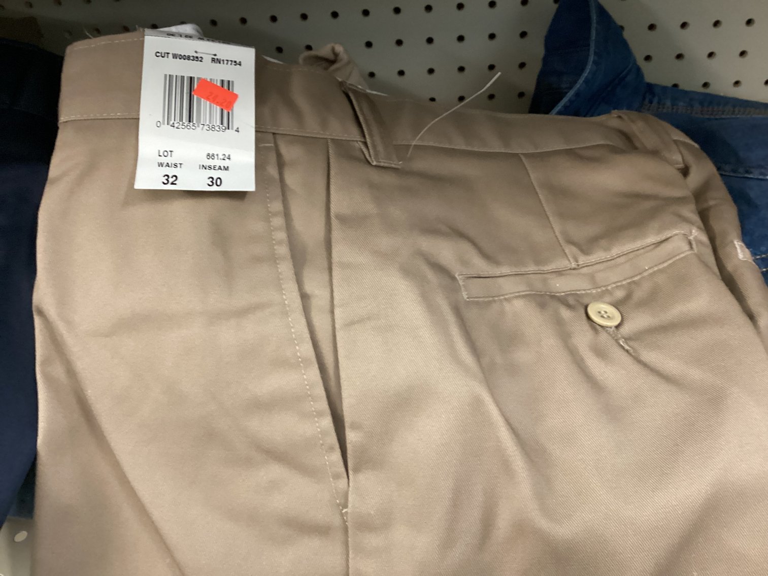 Image for Men’s shirts and pants, various sizes