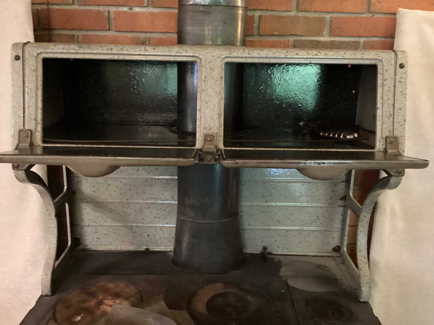 Image for Home Comfort Cast Iron Range