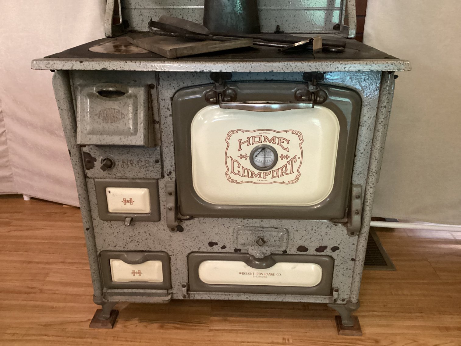 Image for Home Comfort Cast Iron Range