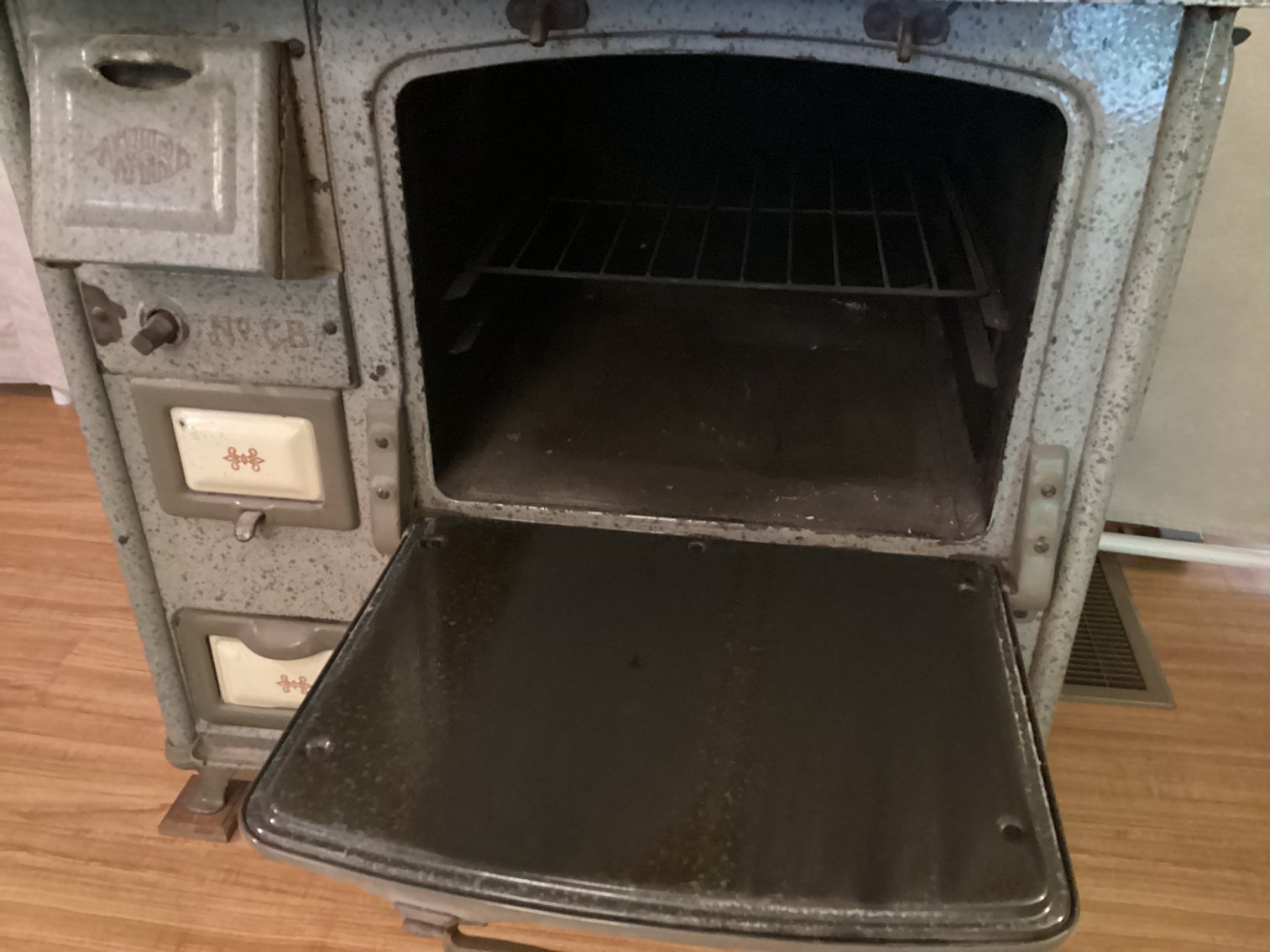 Image for Home Comfort Cast Iron Range