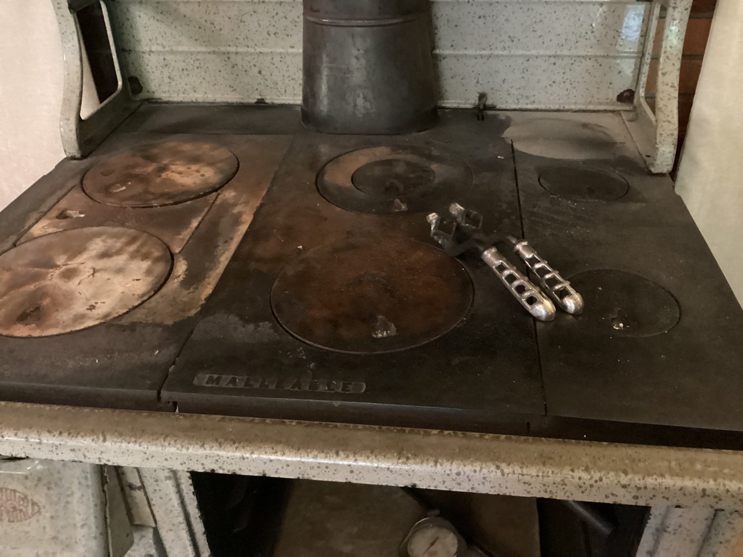 Image for Home Comfort Cast Iron Range