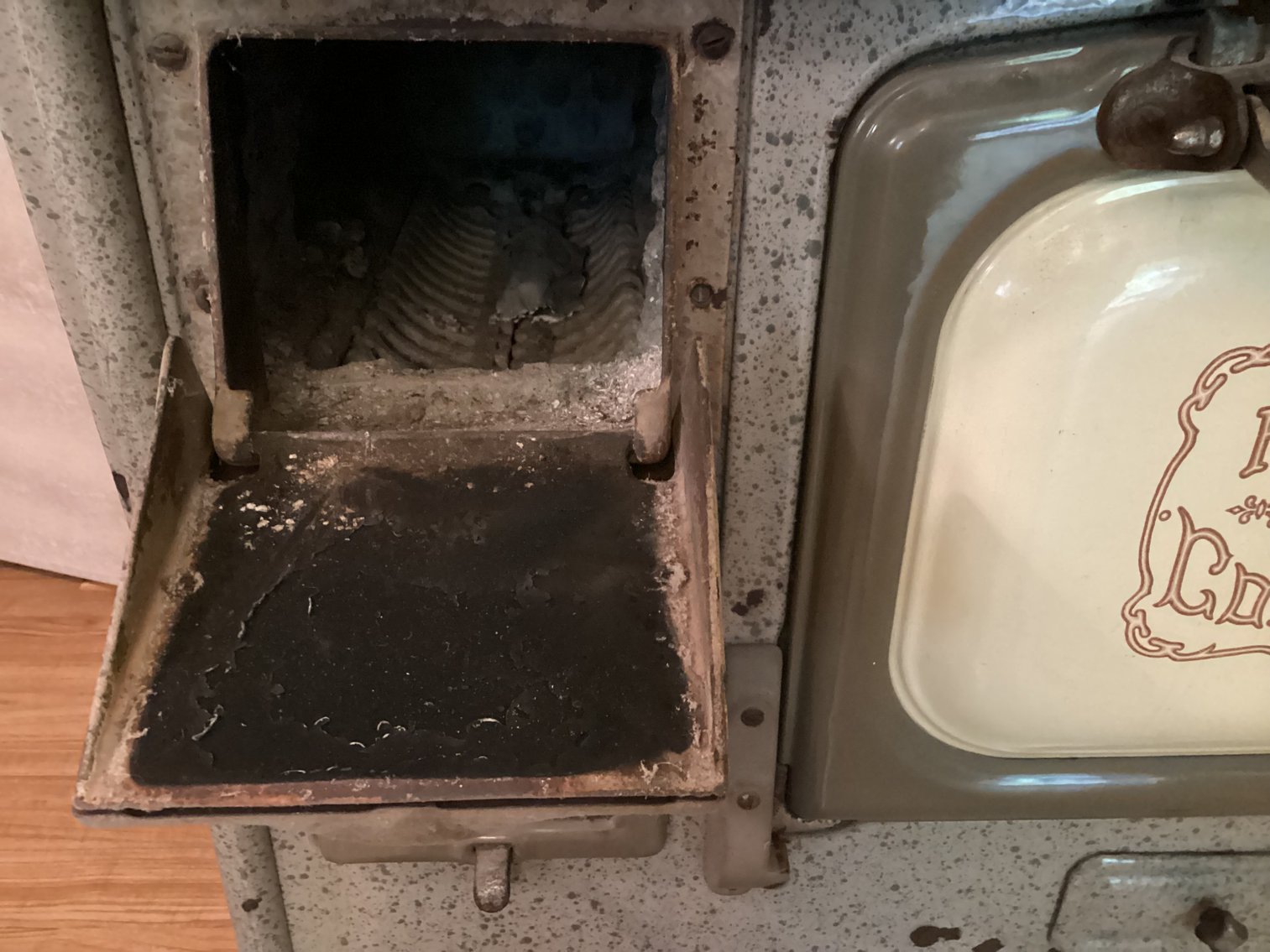 Image for Home Comfort Cast Iron Range