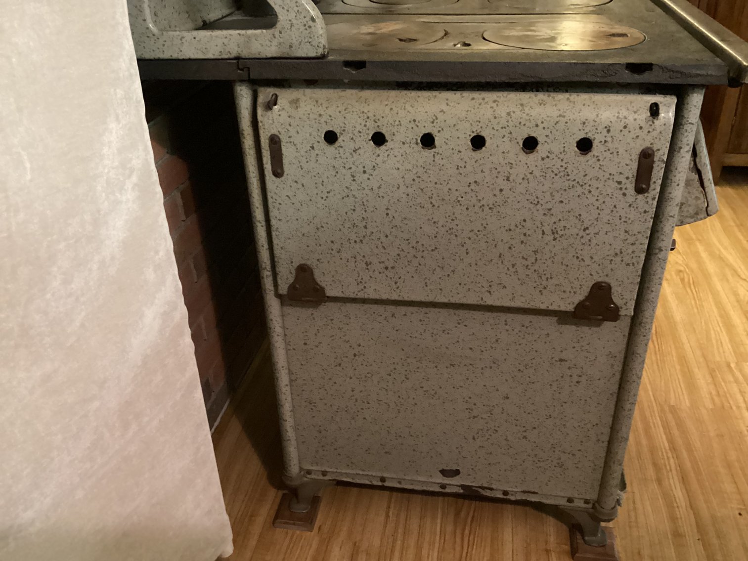 Image for Home Comfort Cast Iron Range