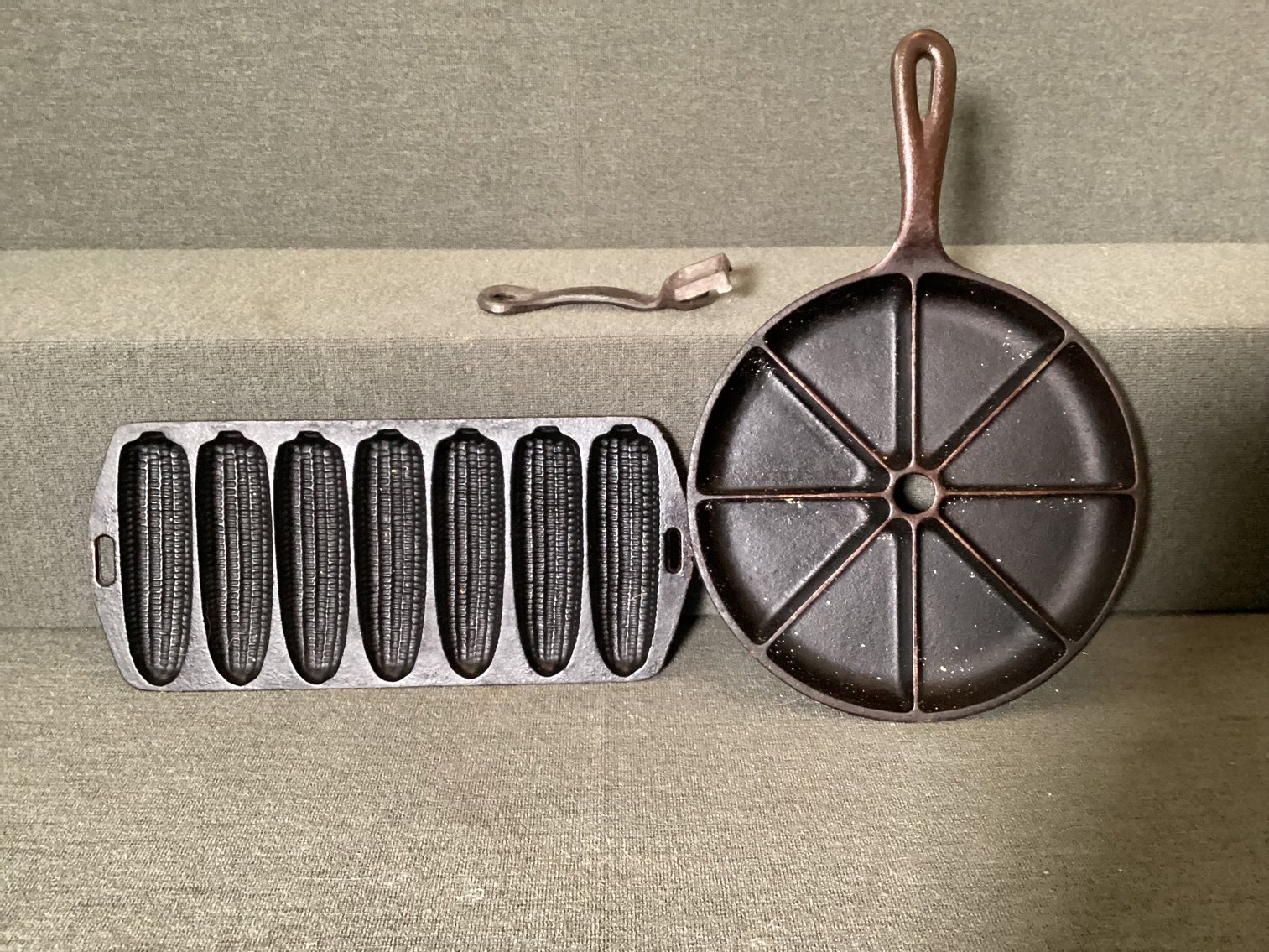 Image for Cast Iron Corn Stick Pan and Cornbread Pan
