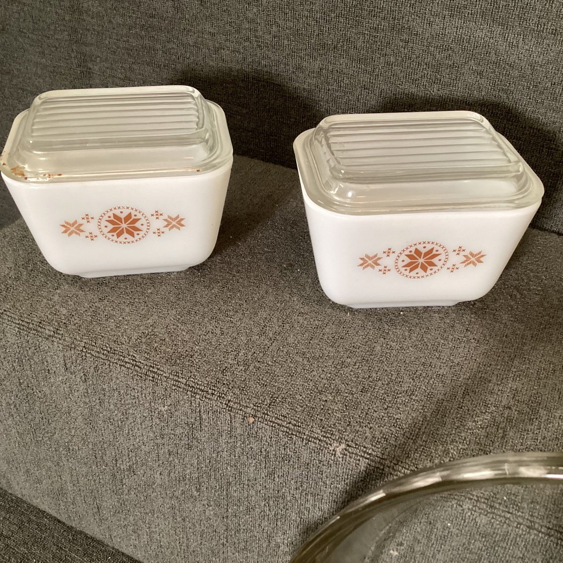 Image for Vintage Pyrex, including measuring cups, pie plastes