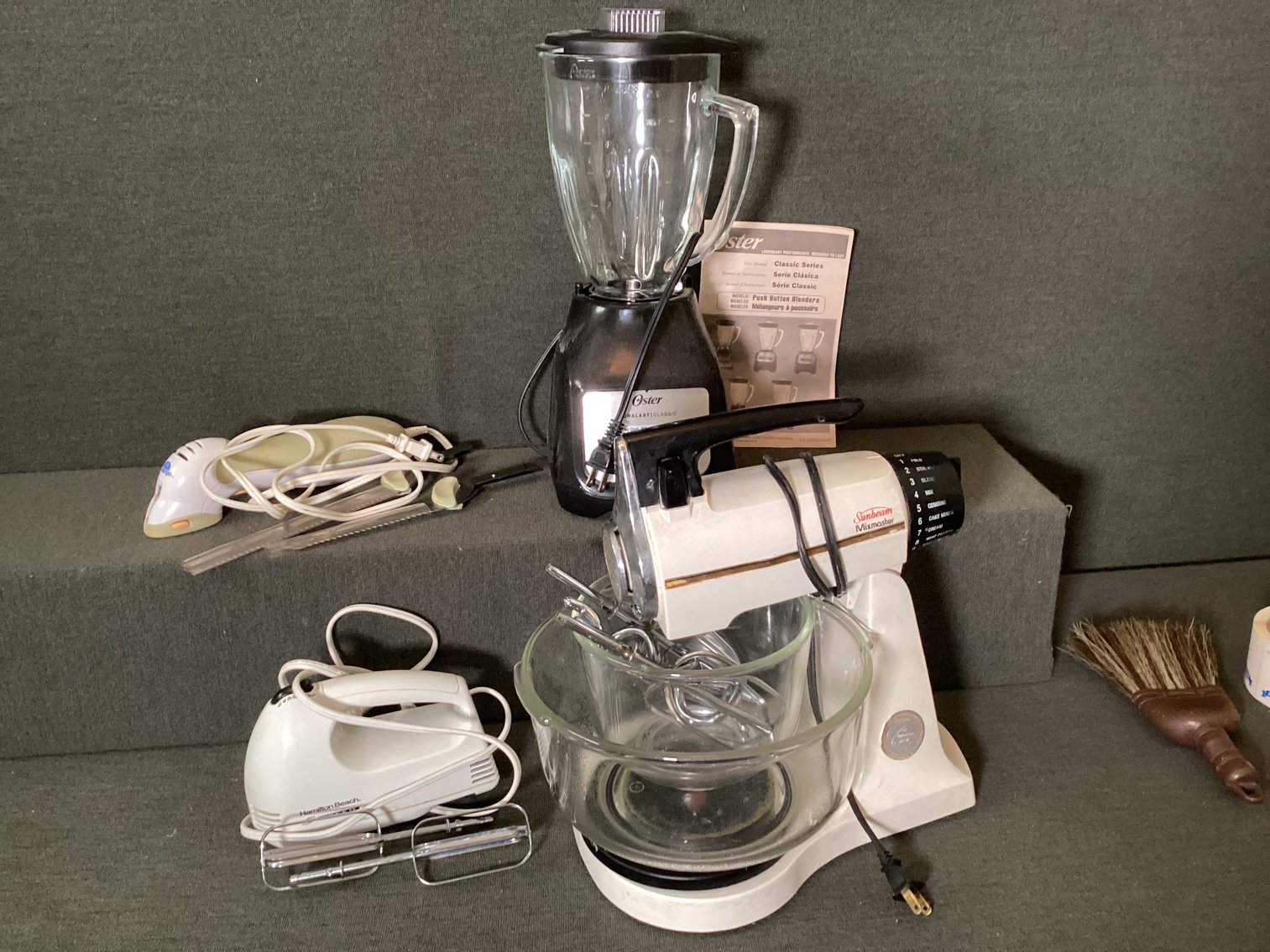 Image for Sunbeam mixer, Oster blender, carving knife, hand mixer