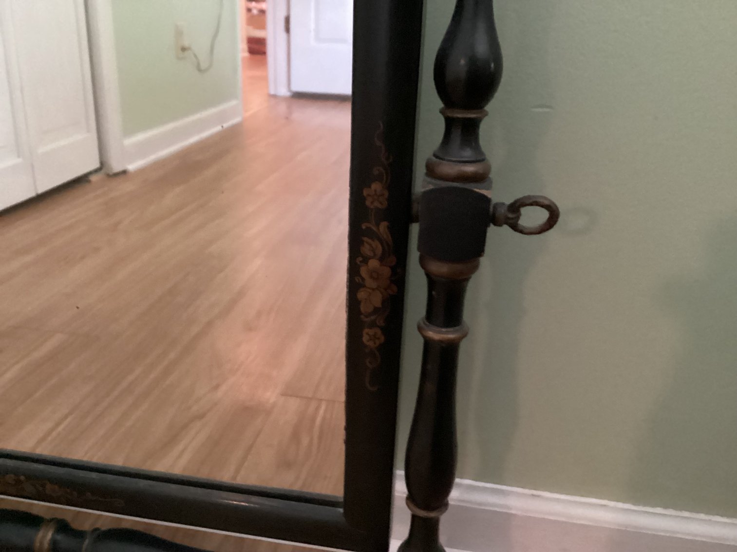 Image for Mirror in Hitchcock Stlye Stand