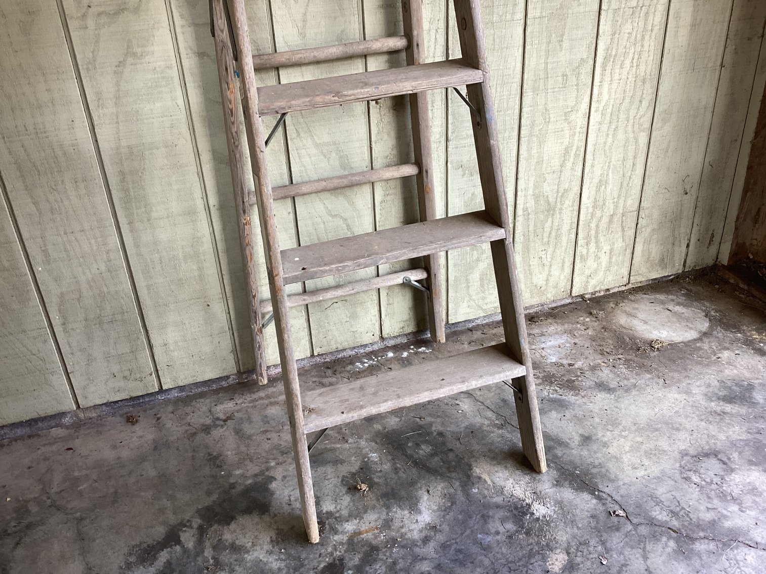 Image for 6’ Wooden Step Ladder
