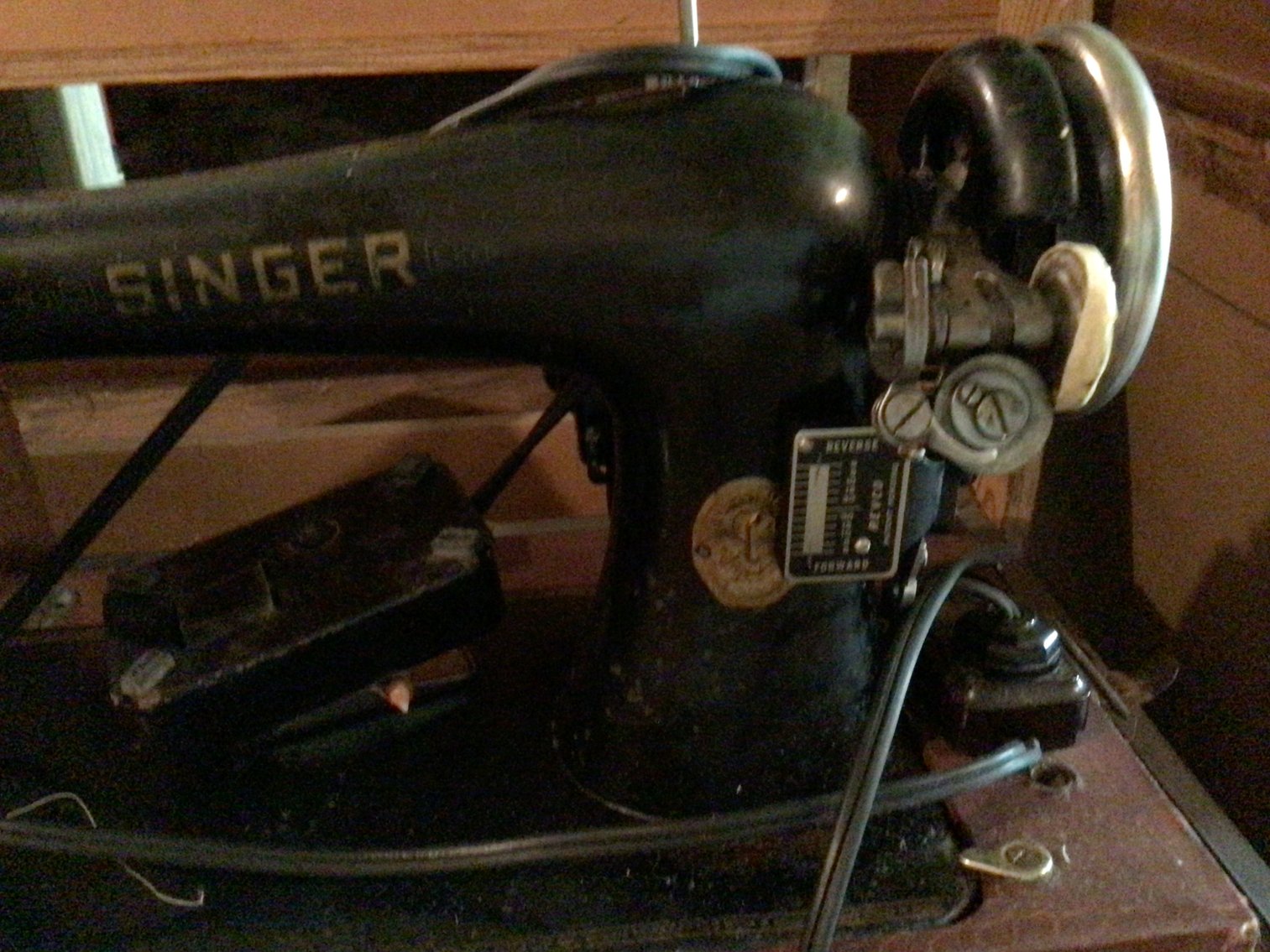 Image for Very old electric, Singer sewing machine.  Untested