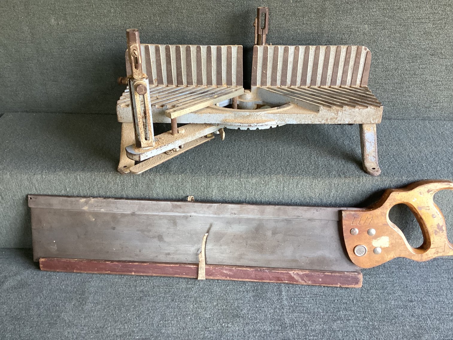 Image for Heavy Duty Cast Metal Miter Box with Saw