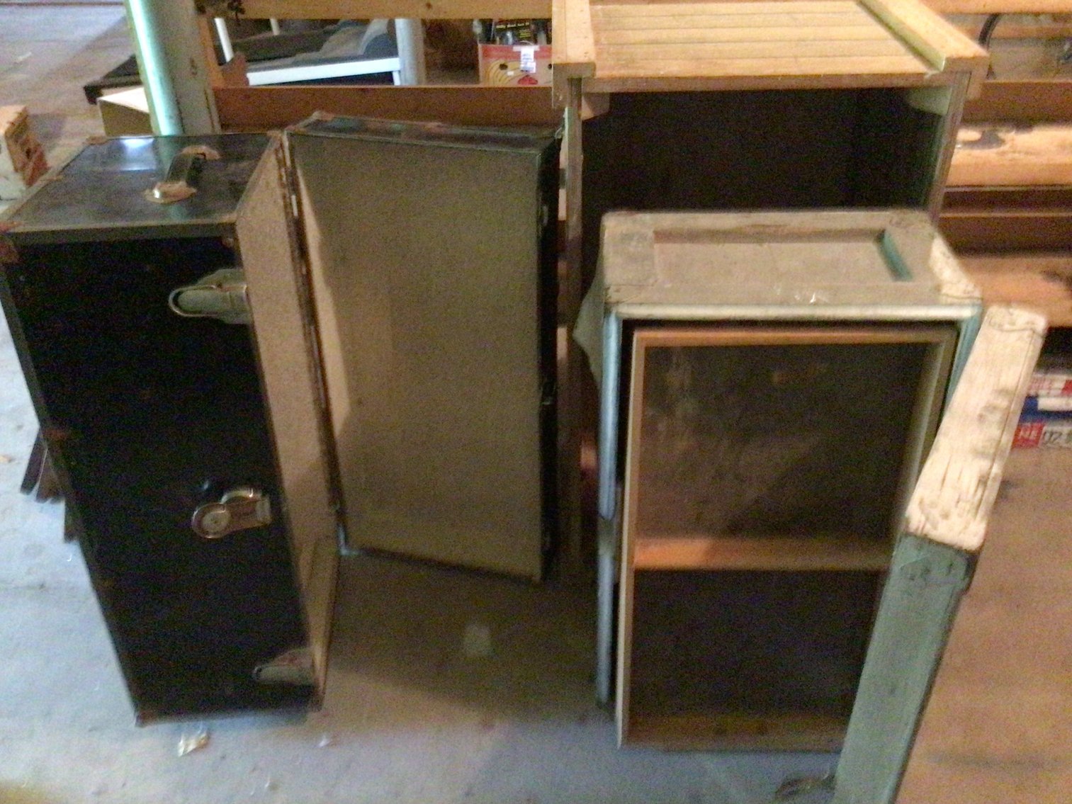 Image for 2 chests and wooden box.