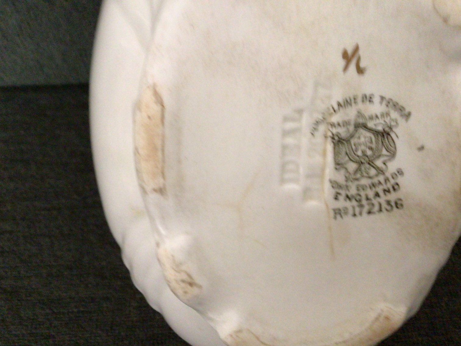 Image for Assorted decorator items.