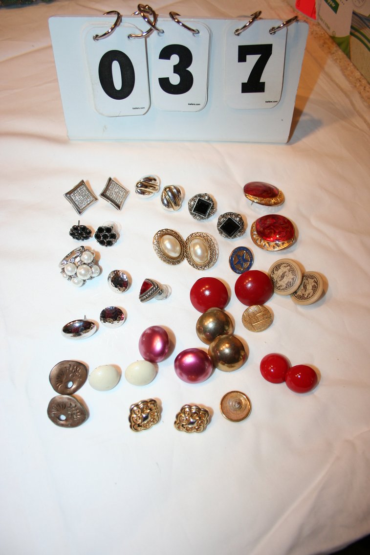 Image for Vintage Misc Earrings