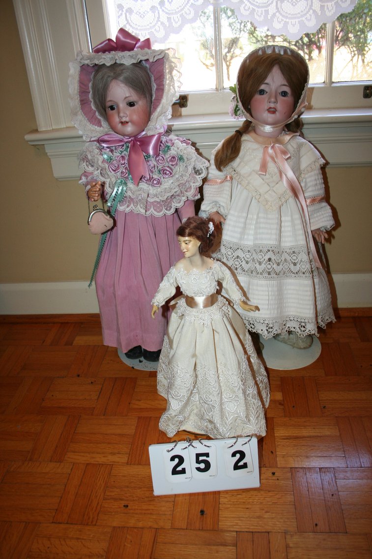 Image for Vintage Dolls (3)