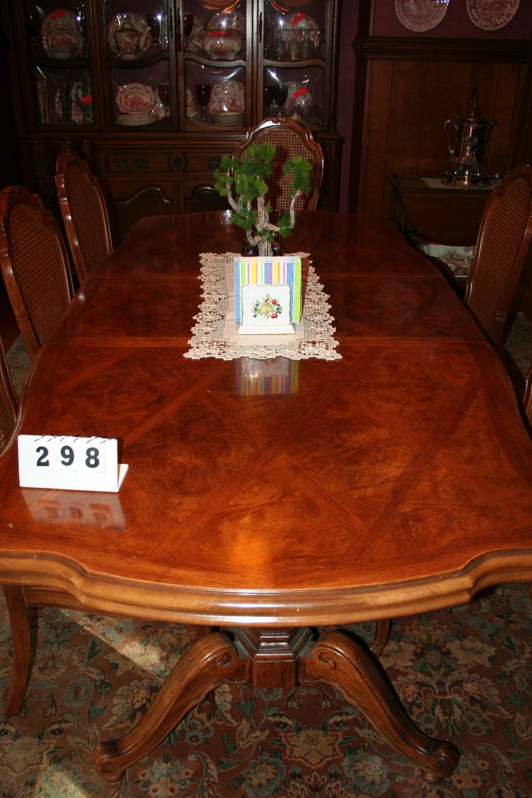 Image for Vintage Dining Table / 8 Chairs / Excellent Condition
