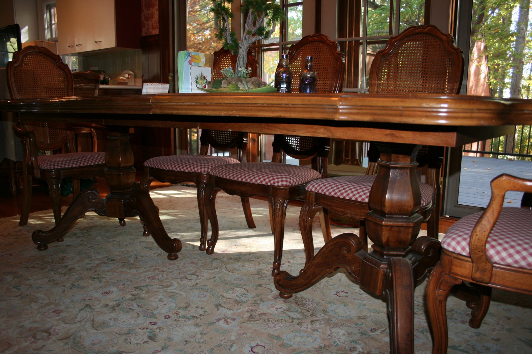 Image for Vintage Dining Table / 8 Chairs / Excellent Condition