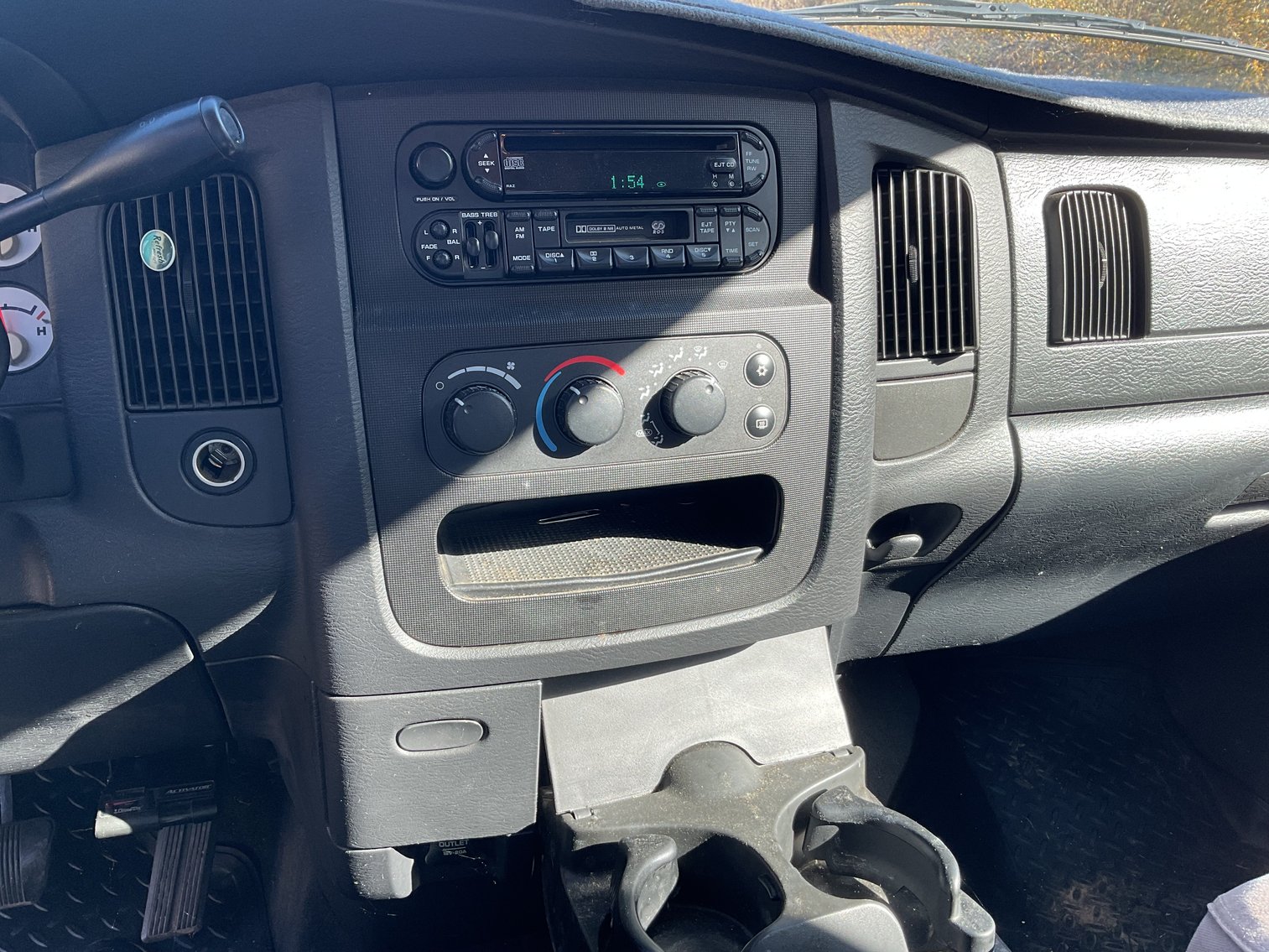 Image for 2002 Dodge RAM 1500 Pick Up Truck w/ Crew Cab