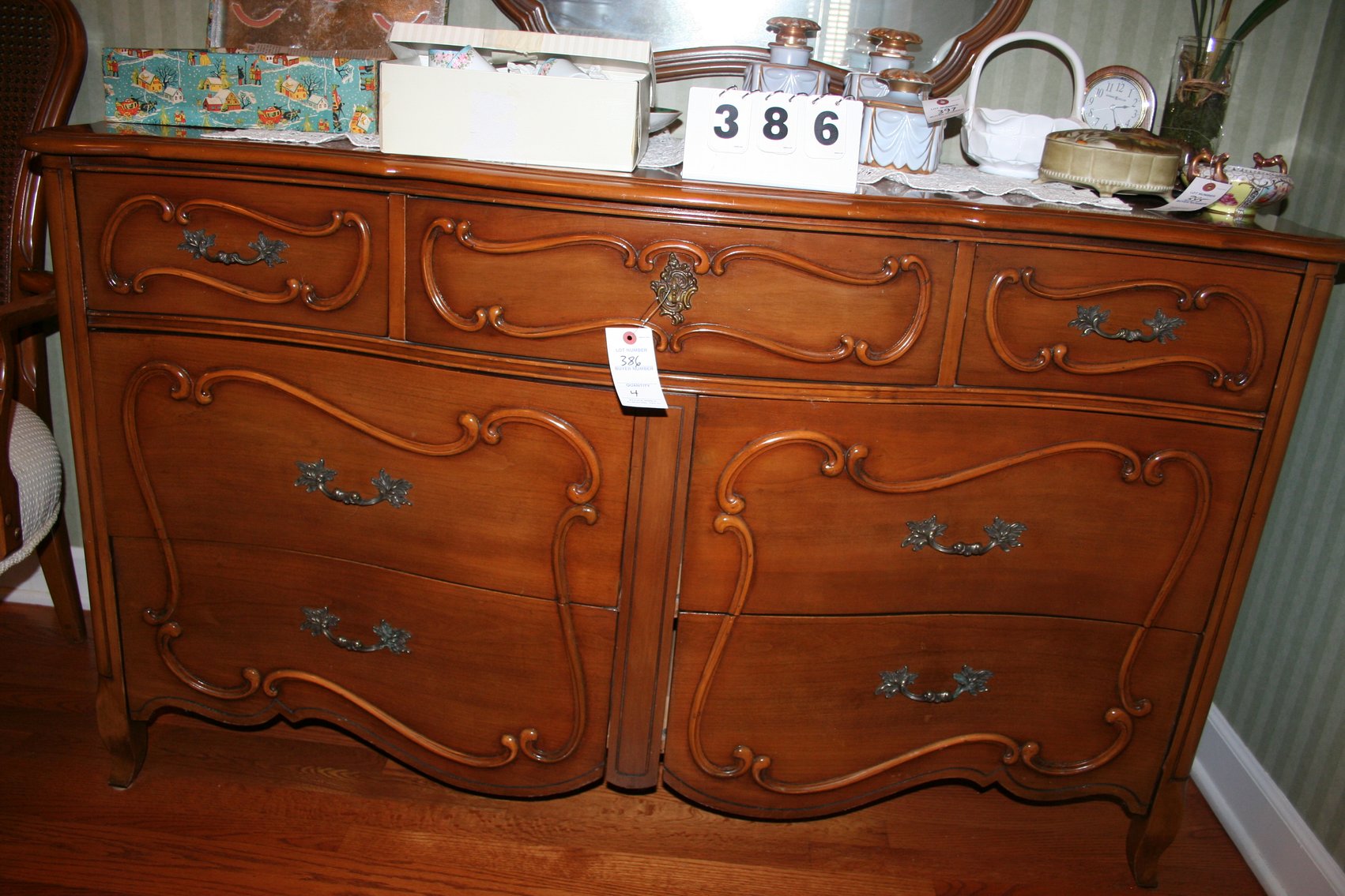 Image for Vintage Mid Century Bedroom Set (5 Pieces)