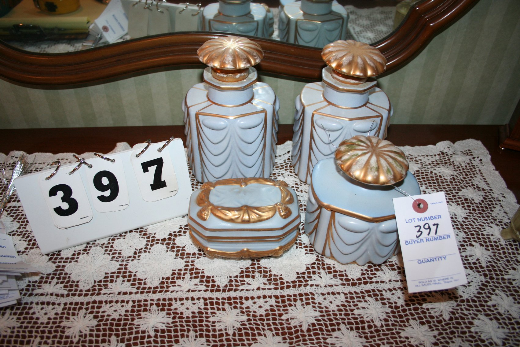 Image for Vintage Carlin Dressor Set