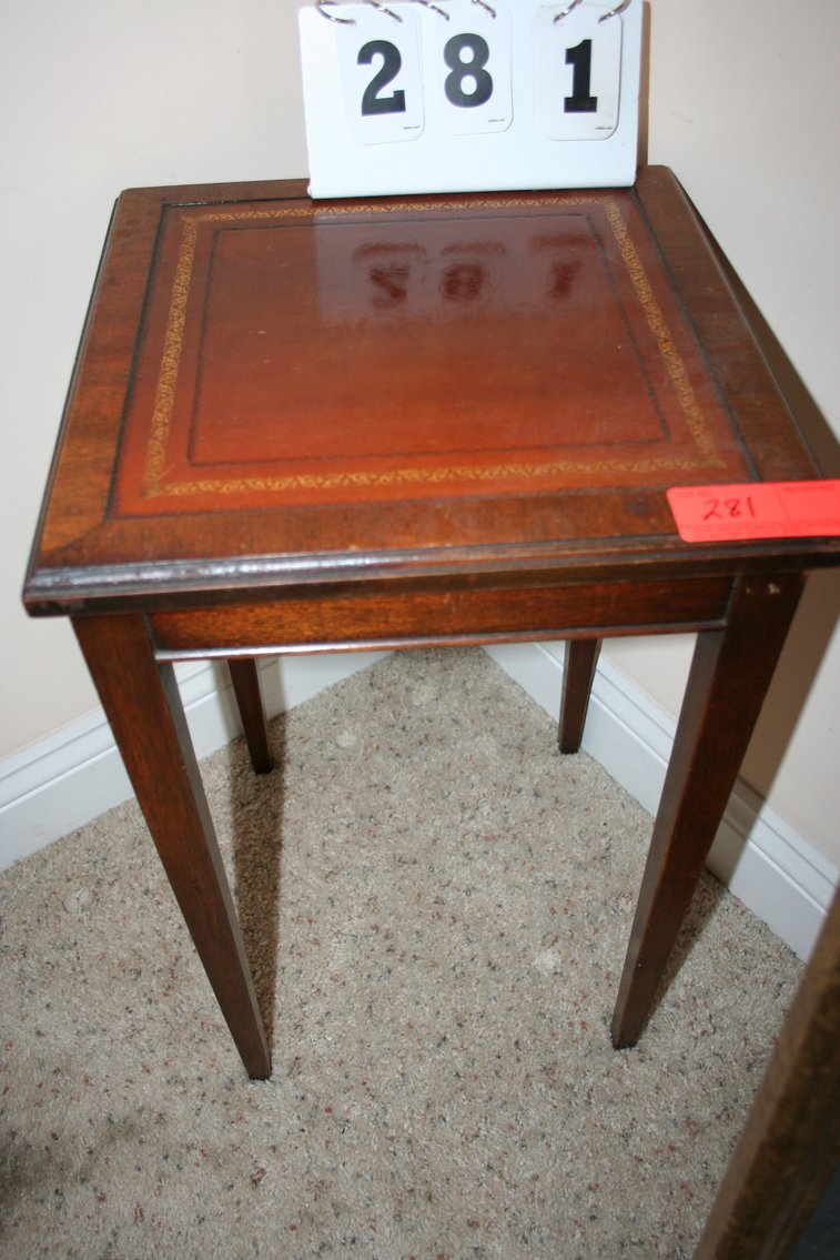 Image for Walnut / Leather Top 21