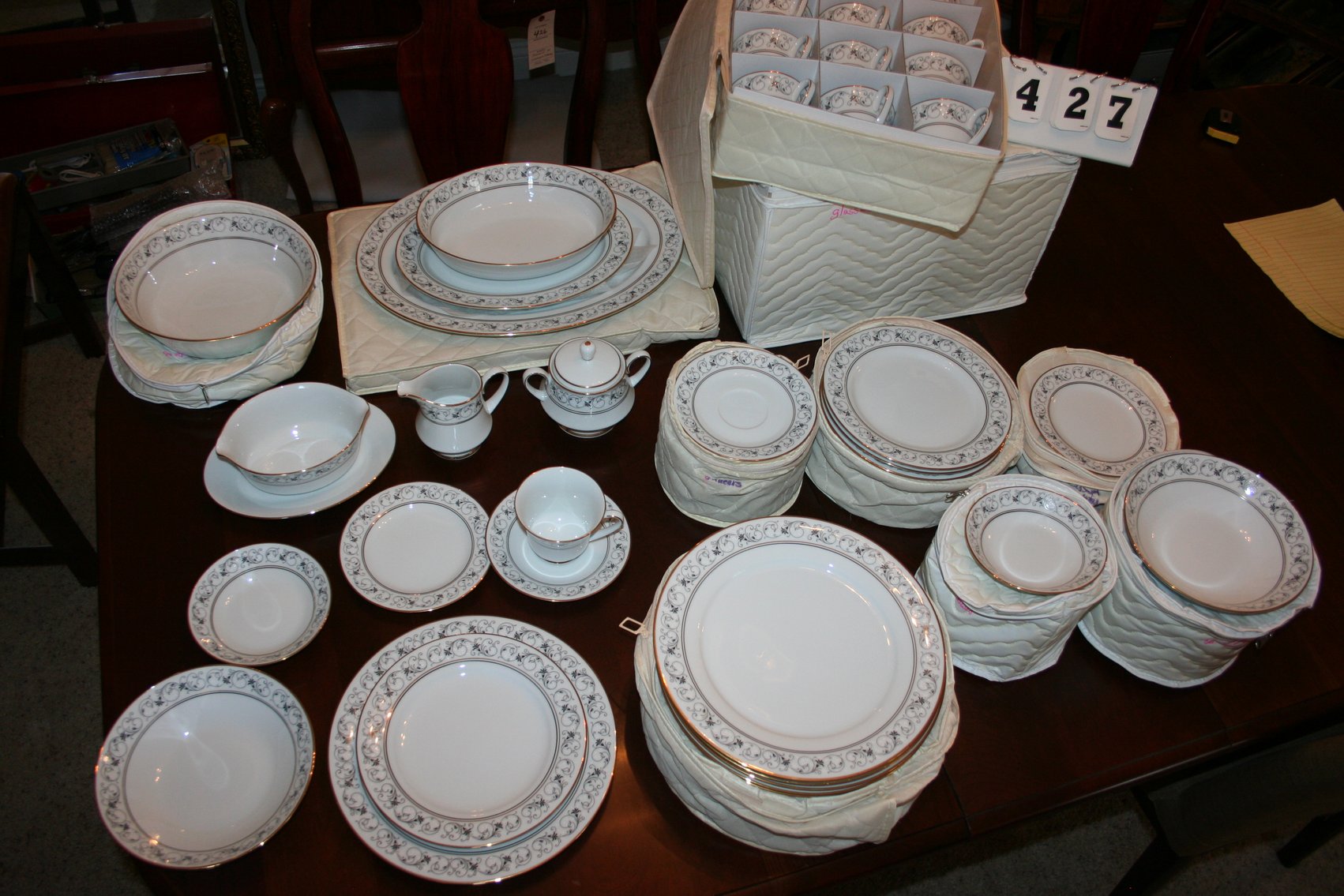 Image for Noritake Sarah Pattern #2083 (No Chips) 12 Place Setting
