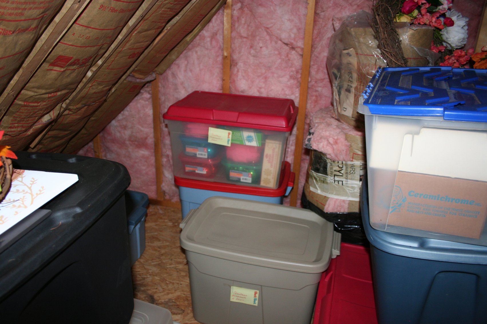 Image for Contents of Room - Christmas, Holiday Decor, 4 Pictures