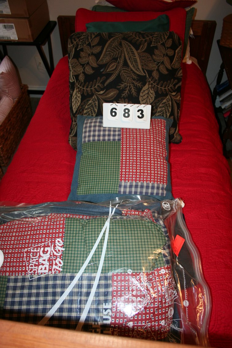 Image for Pine Bunk Bed Set 5 Pieces 2 Beds, Table, Chest, Cabinet & Bedding Included (Very Clean New Condition)