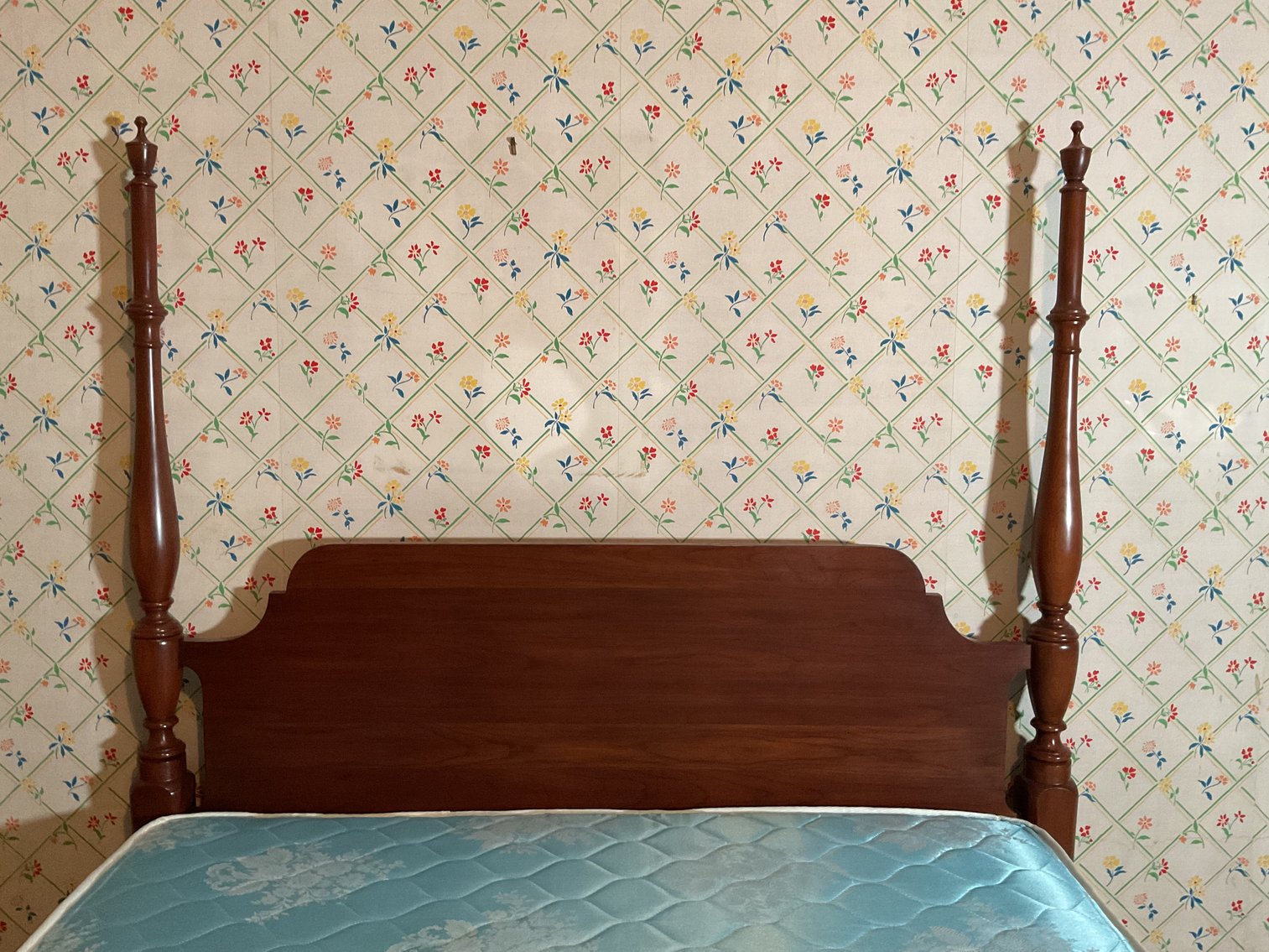 Image for Henkel Harris Solid Cherry Four Poster Bed