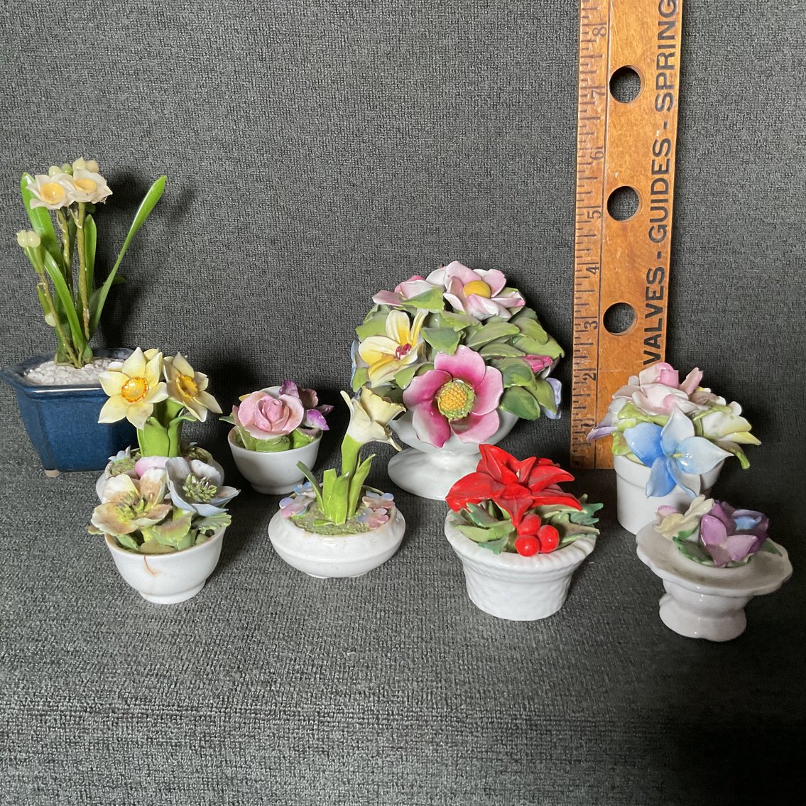 Image for Coalport and More Miniature Floral Arrangements