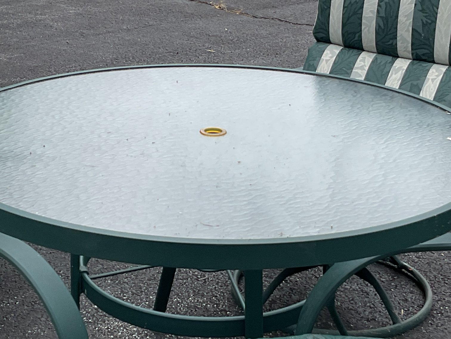 Image for Picnic Table with 4 Chairs