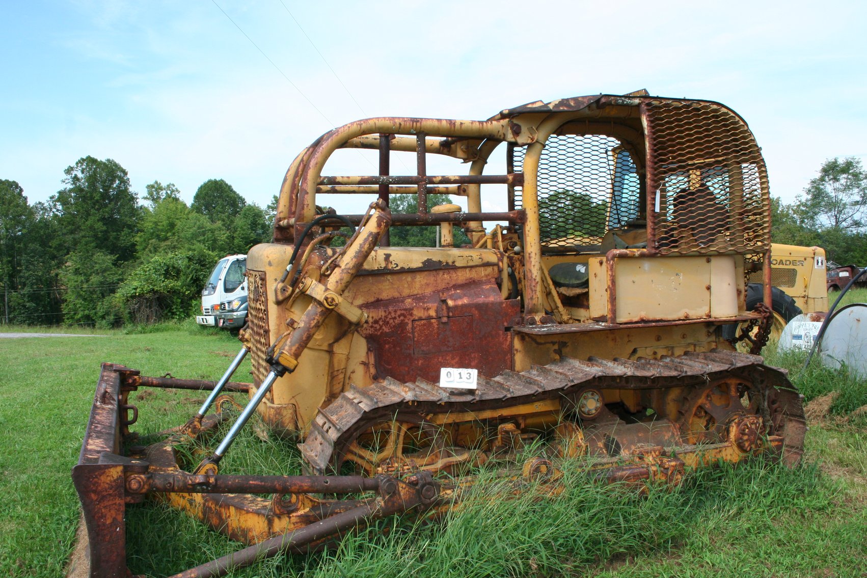 Image for Allis Chalmers Dozer   Starts & Runs