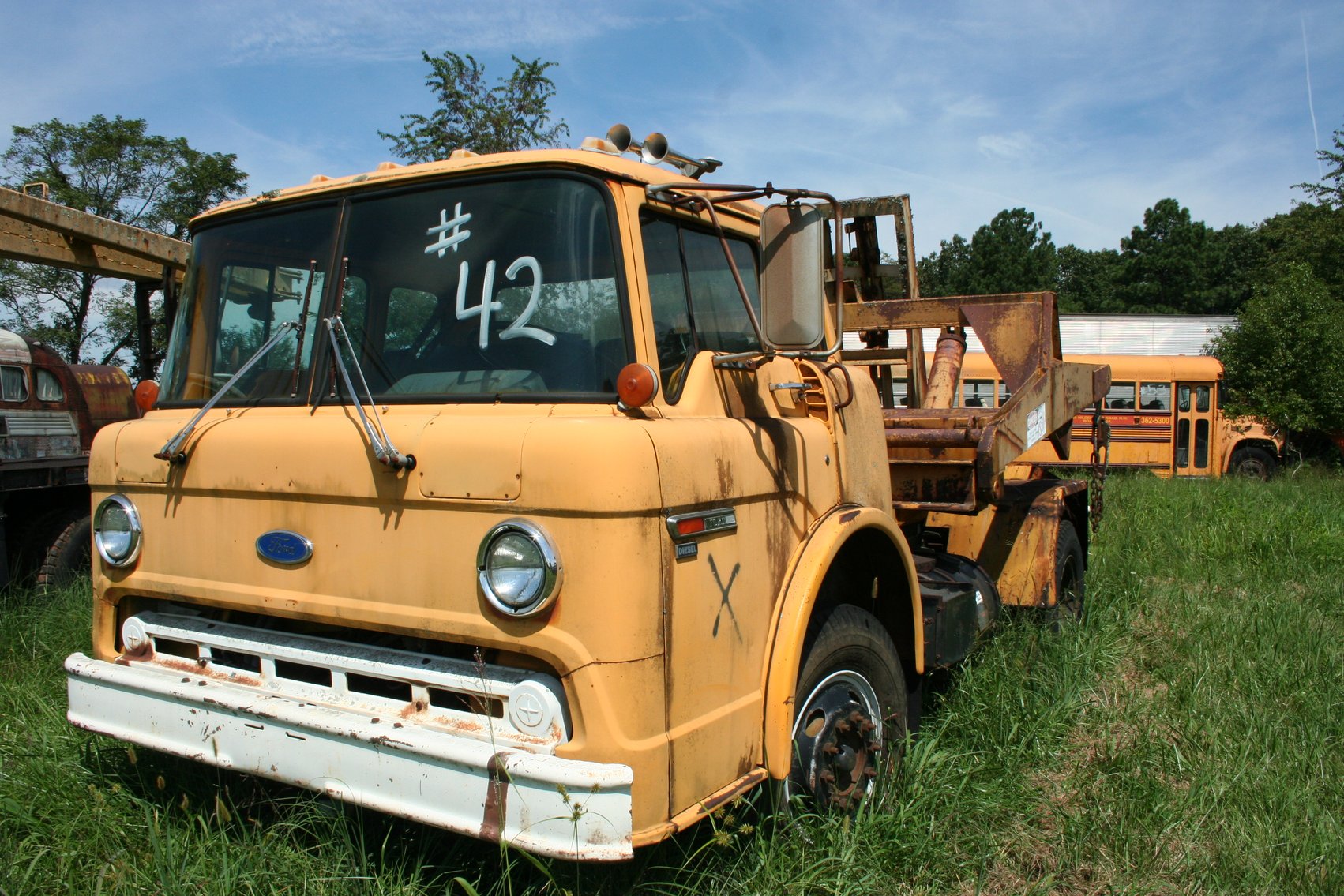 Image for 1987 Ford 8000   VIN #1FDXD84N2HVA49816   Dumpster Lift   Diesel V8 - 8.2   TITLE